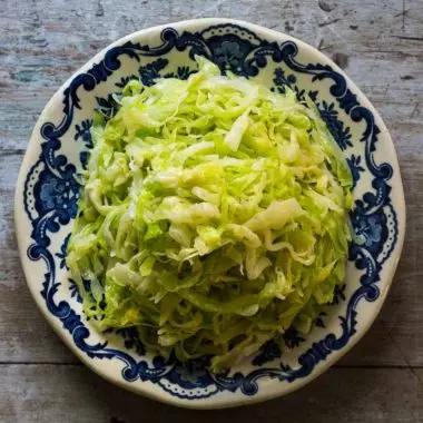 Cabbage salad with cream