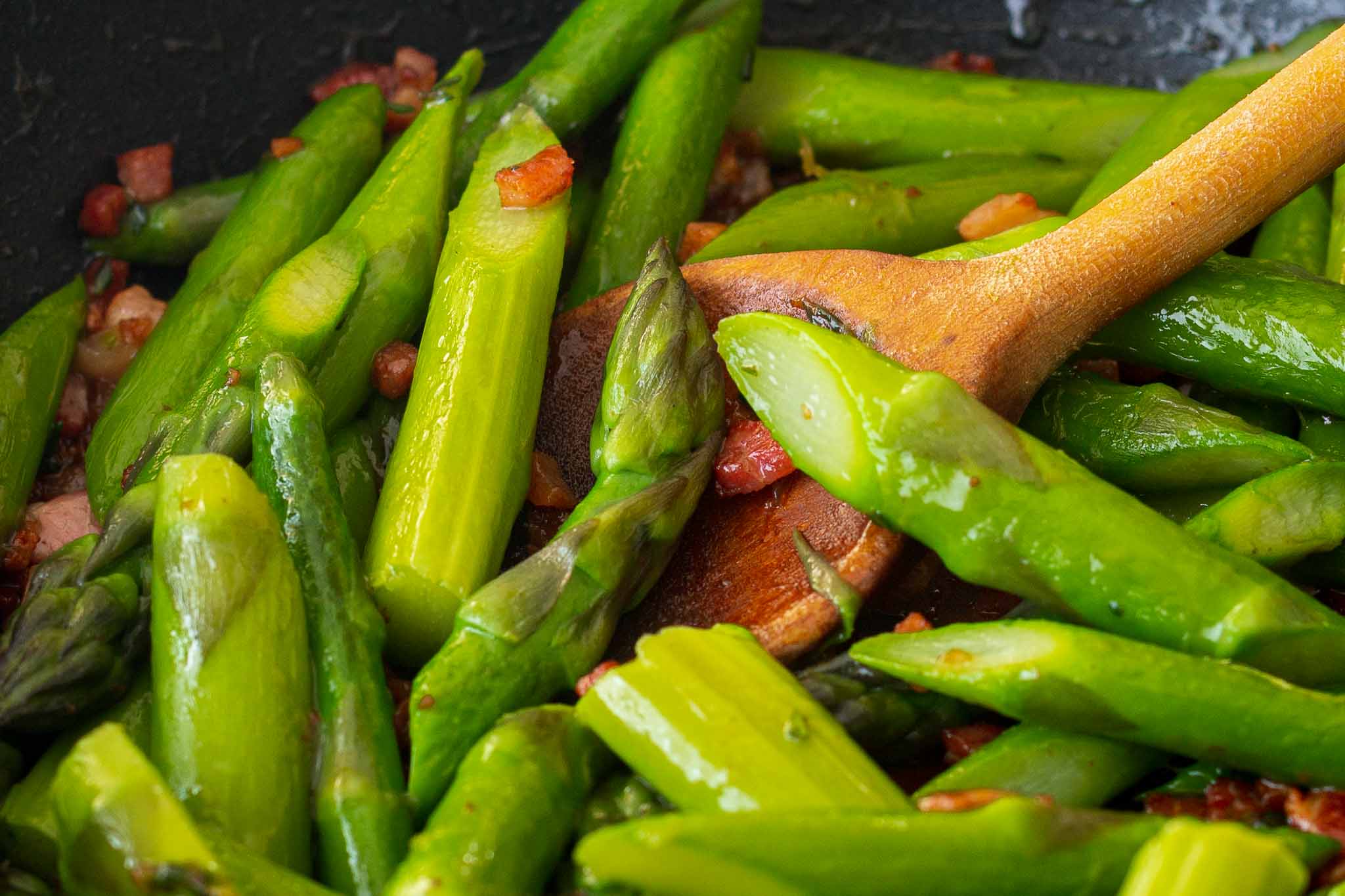 Stir-fried asparagus