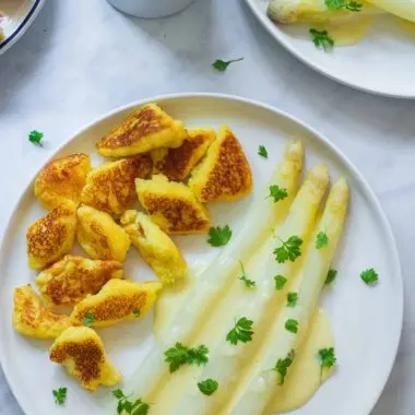 Asparagus with Cream Sauce