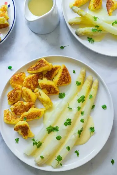 Asparagus with Cream Sauce