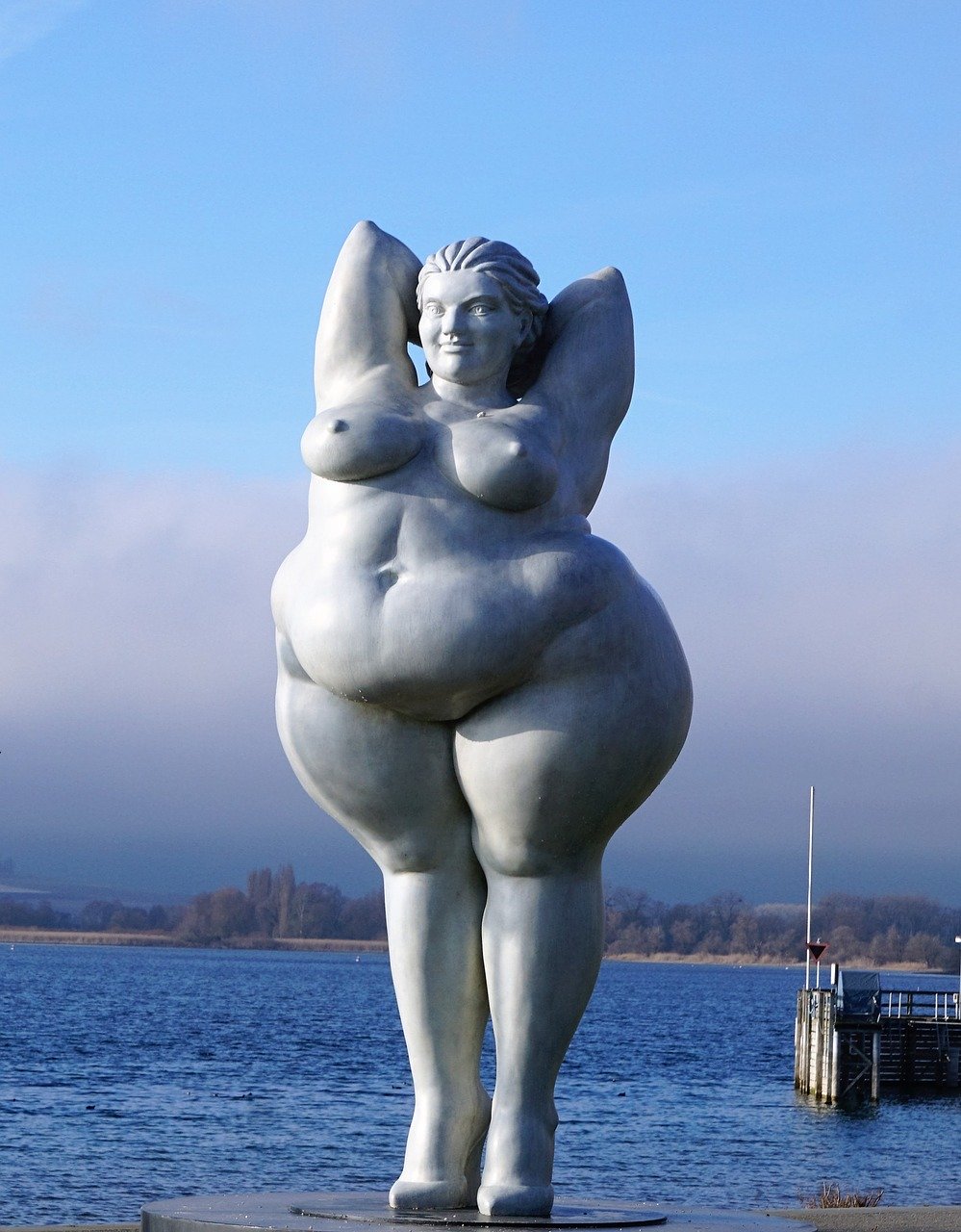 obese women as statue