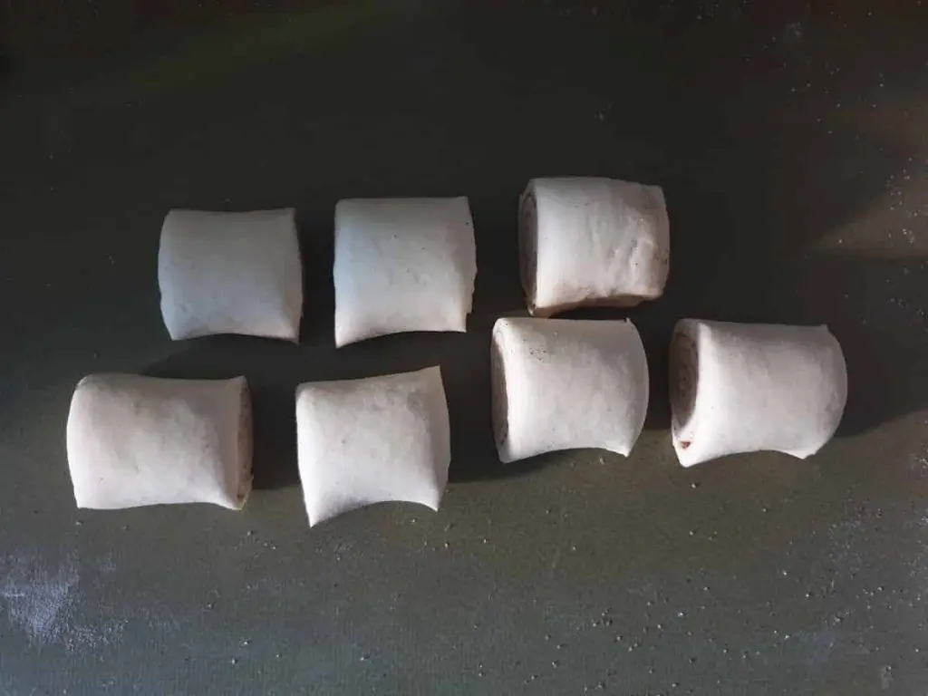 Individual cinnamon rolls
