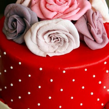 Cake with fondant