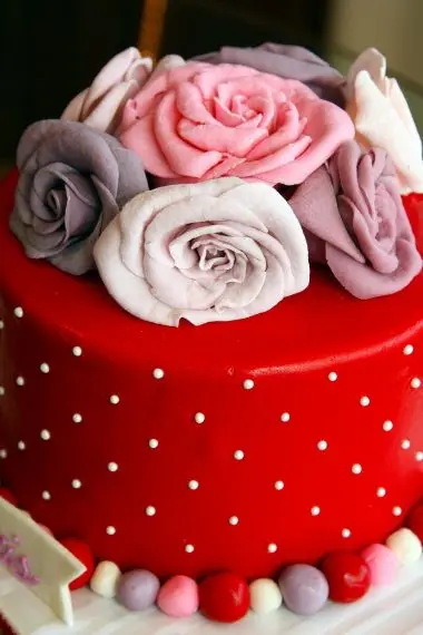 Cake with fondant