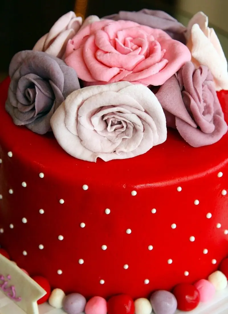 Cake with fondant