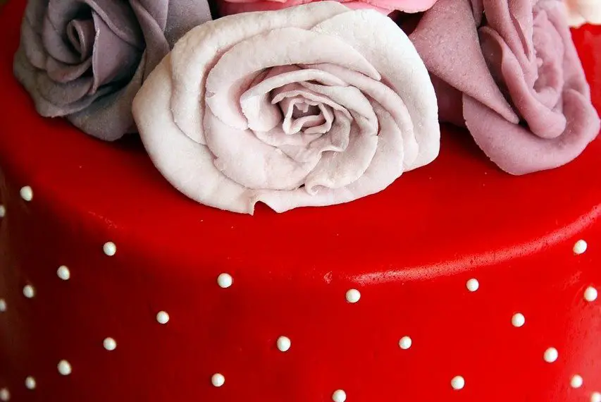 Cake with fondant