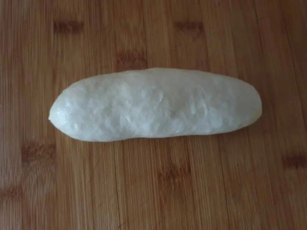 Cylindrical sandwich roll