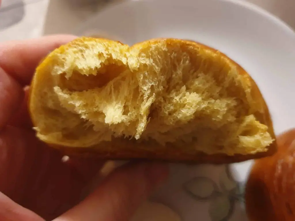 Crumb tearing apart