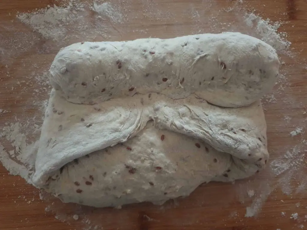 Rolling up the dough to give it structure