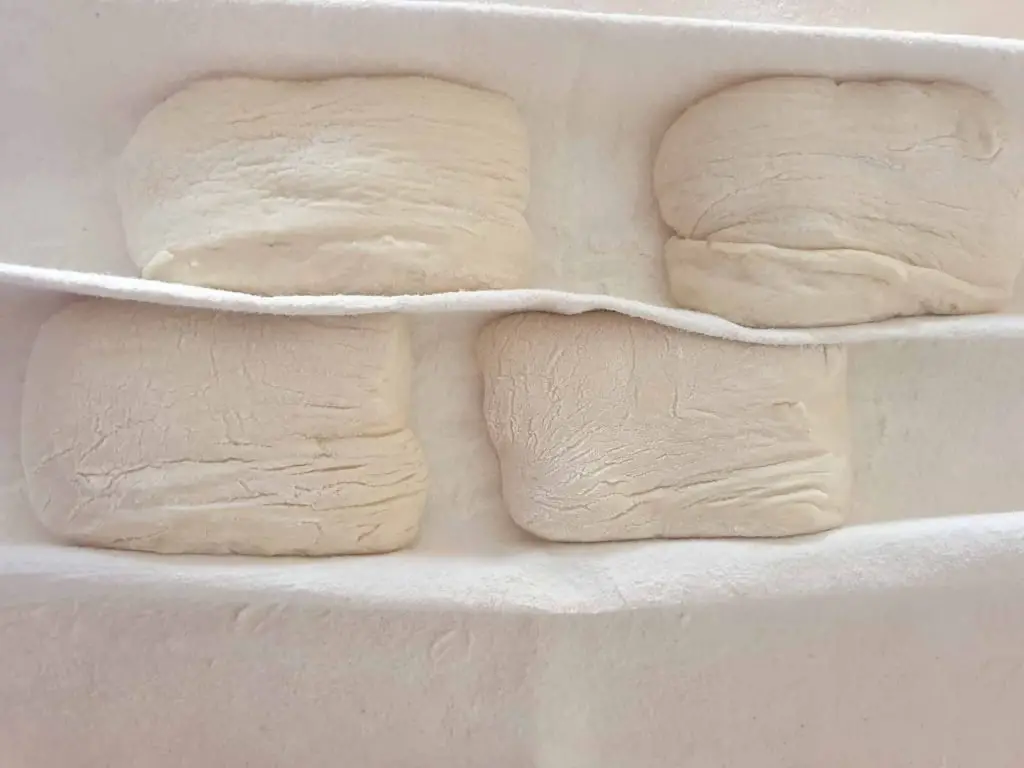 Proofing the rolls in a couche