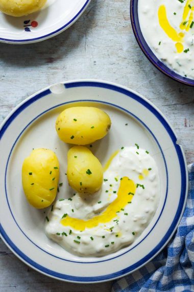 Potatoes with flaxeed oil and quark