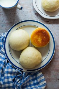 Sourdough Steamed Buns (Sauerteig Dampfnudeln)
