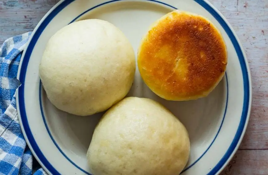 Sourdough Steamed Buns (Sauerteig Dampfnudeln)