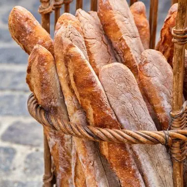 Baguettes made with alpha-amylases
