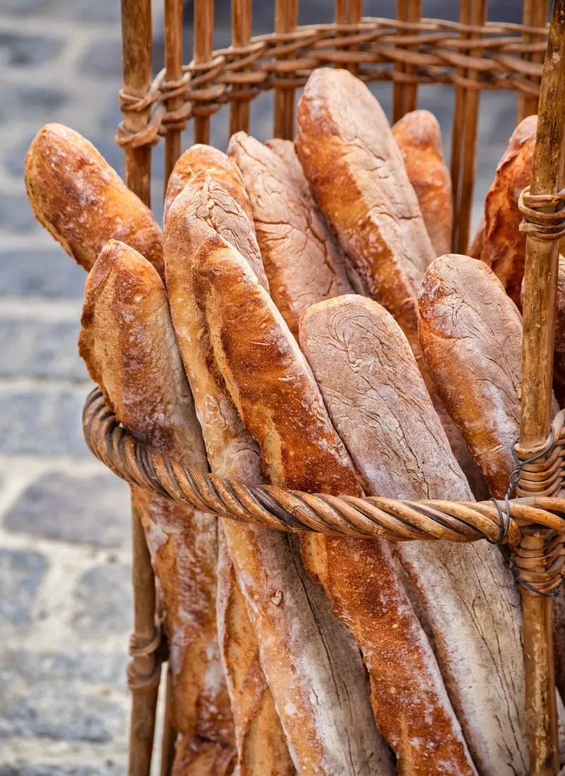 Baguettes made with alpha-amylases