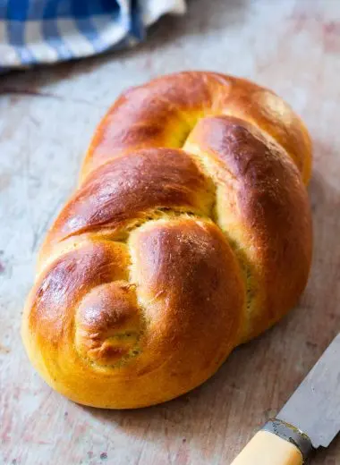 Gewürzzopf Brötchen (Spiced Braided Bread Rolls)