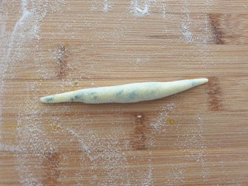 Raw wild garlic potato noodle